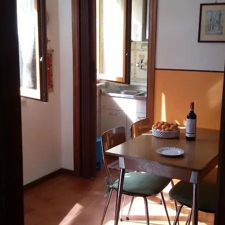 Appartamento Casa Aralia Con Giardino